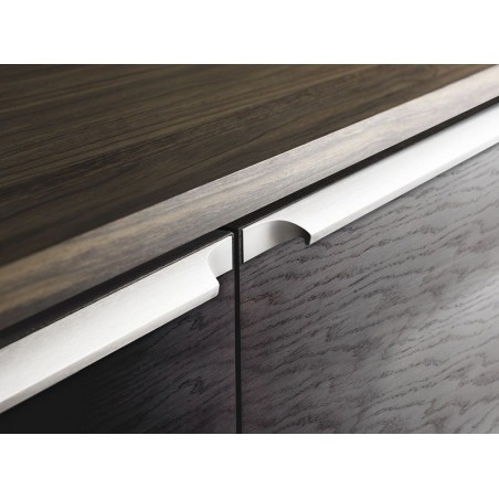 Profilna ručka Primo, razm. rupa 3 x 156,33 mm, dulj. 589 mm, alum., crno mat