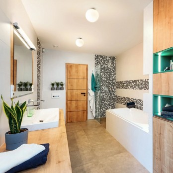 Rendl Light BOLLY 26 stropna svjetiljka opalno staklo/krom 230V LED E27 15W IP44