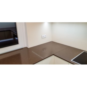 Kuhinja lakirani medijapan Silestone Iron Integrity