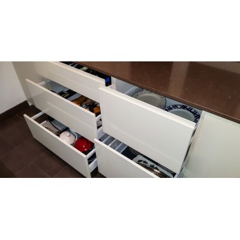 Kuhinja lakirani medijapan Silestone Iron Integrity