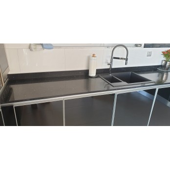 Kuhinjska radna ploča Silestone Negro Stellar