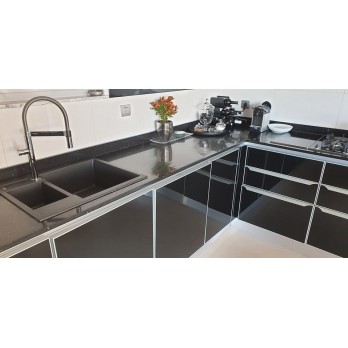 Kuhinjska radna ploča Silestone Negro Stellar