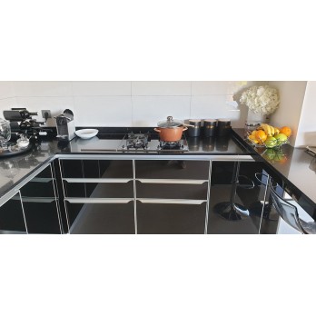 Kuhinjska radna ploča Silestone Negro Stellar