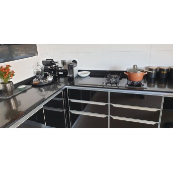 Kuhinjska radna ploča Silestone Negro Stellar