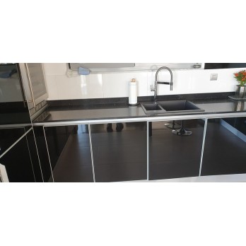 Kuhinjska radna ploča Silestone Negro Stellar