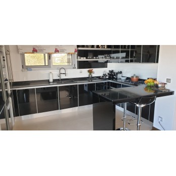 Kuhinjska radna ploča Silestone Negro Stellar